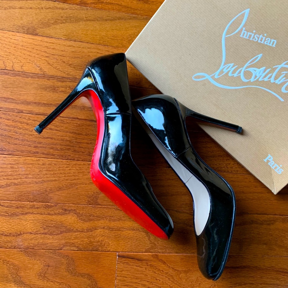 Christian Louboutin Size 37 Patent Black Pumps